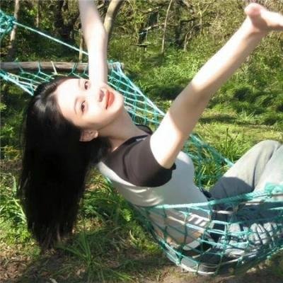 龙纹身的女孩